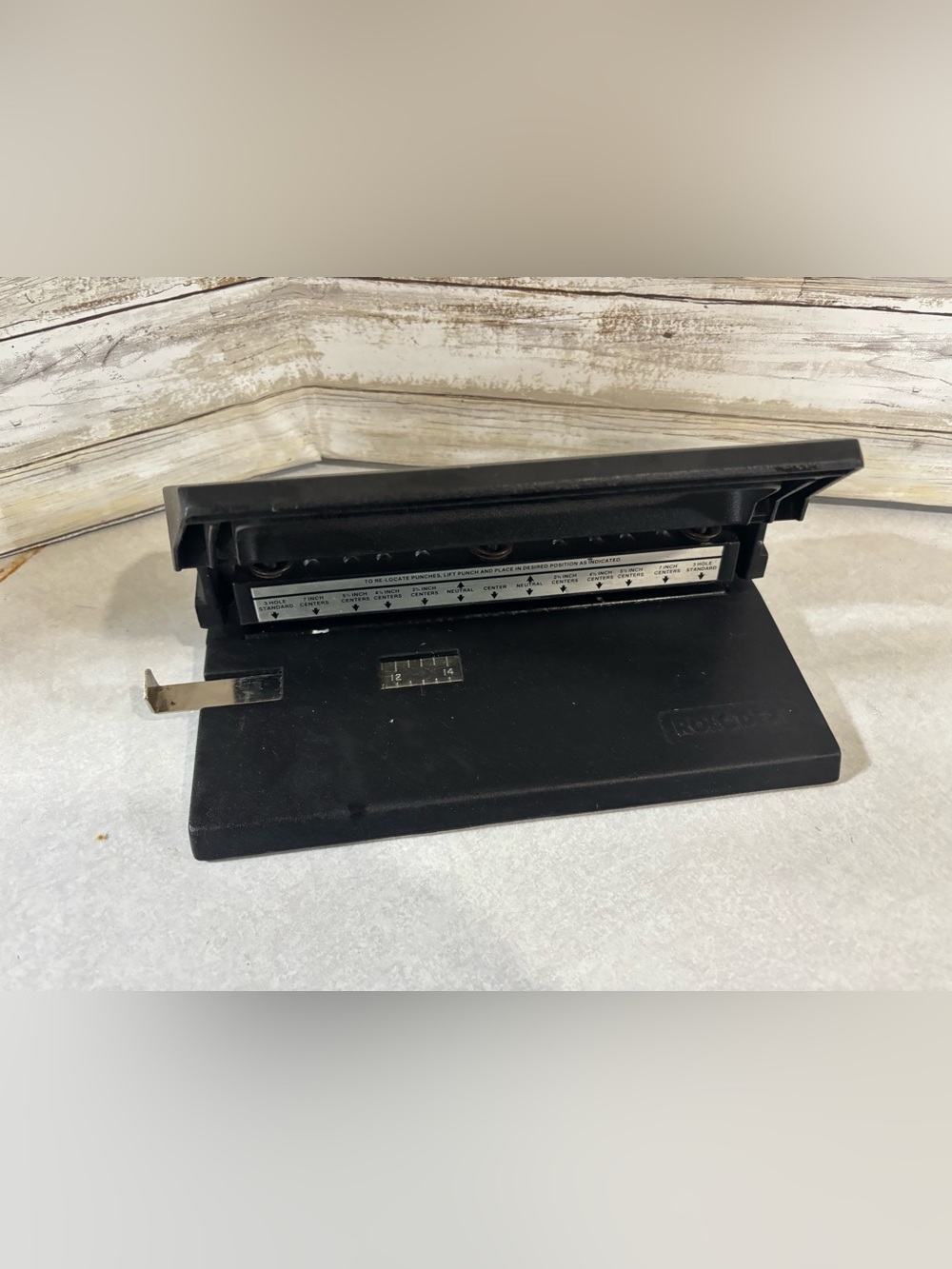 Rolodex heavy duty office/school 3-hole punch